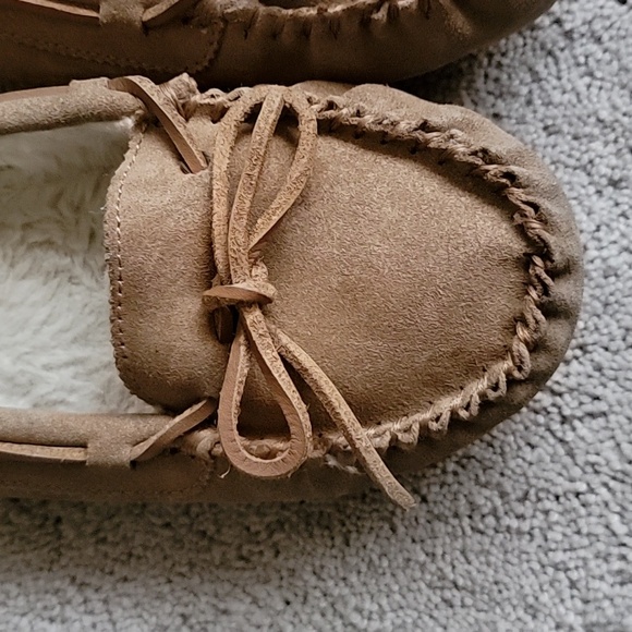 CLARKS Slip-On Leather Slippers - Size 8 - Picture 2 of 6